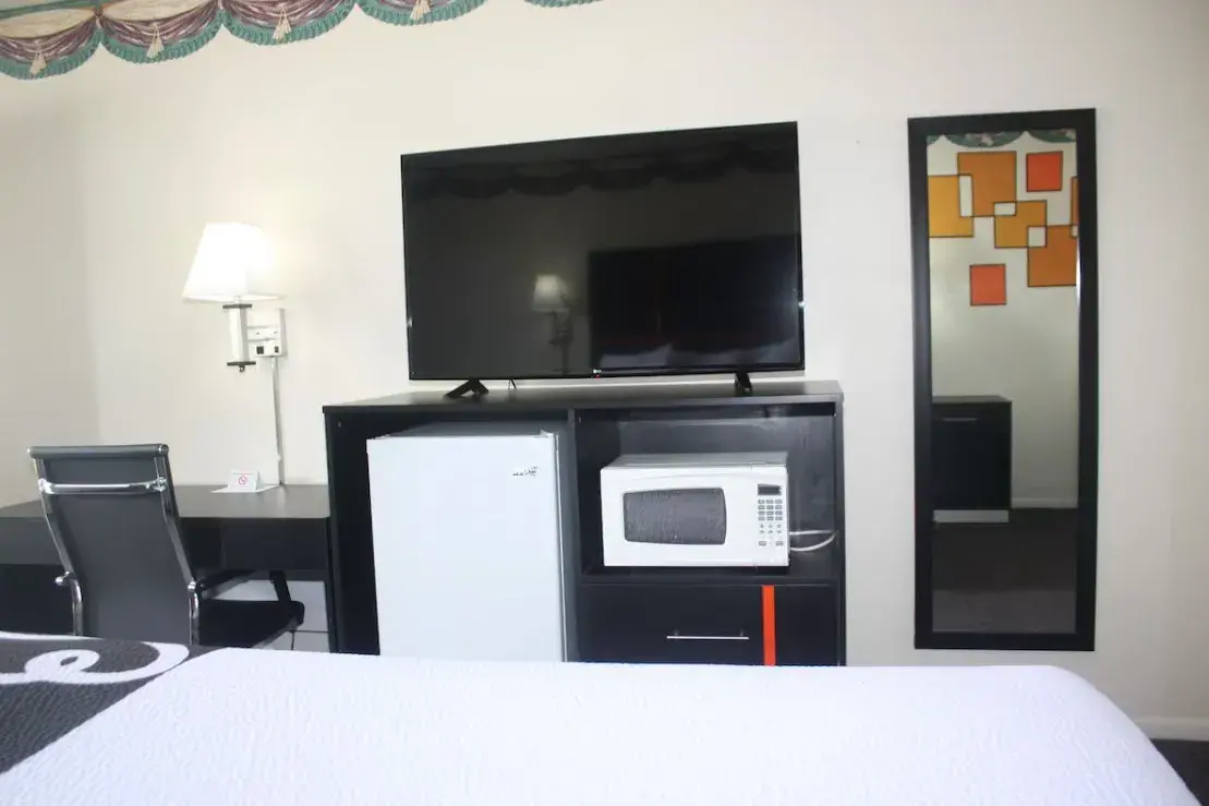 Chaparral Motor Inn - property detail