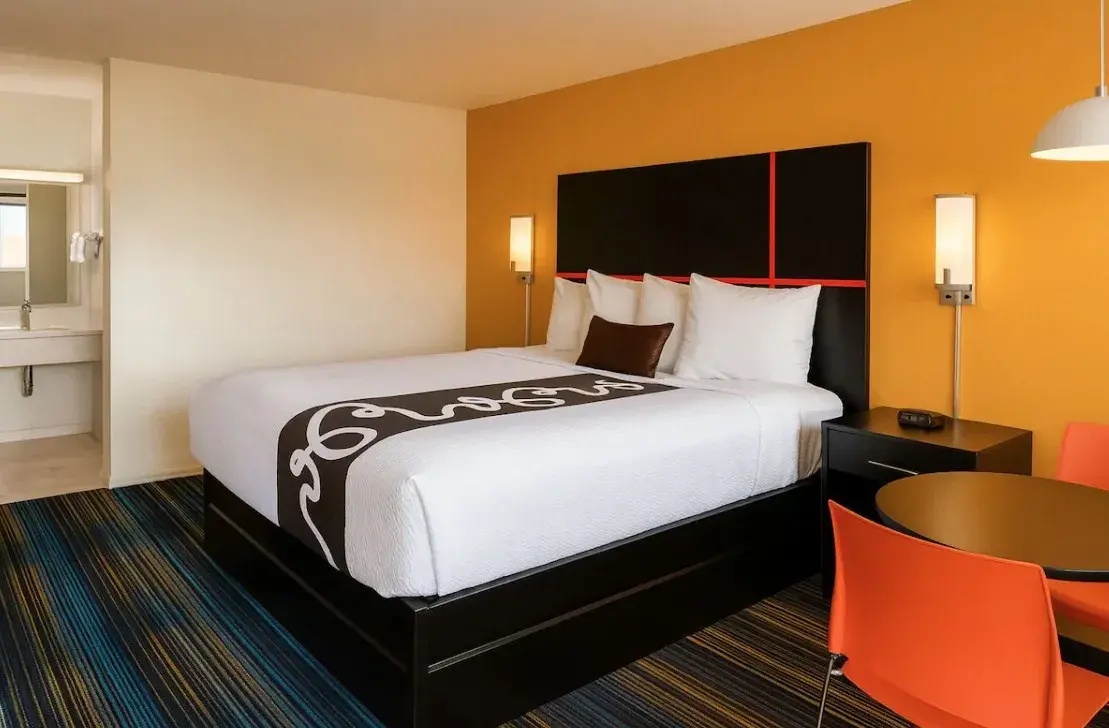 Chaparral Motor Inn - guest room